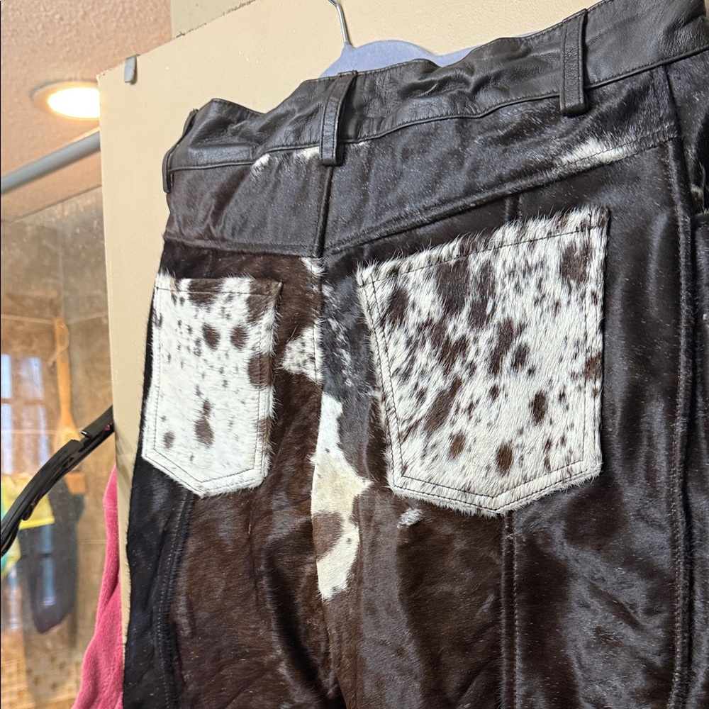 Chic Black and White Flare Pants - Picture 4 of 6